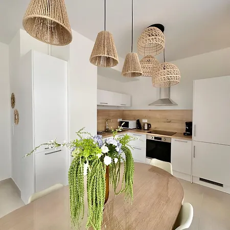 Loic - Boheme Confort Avec Terrasse Et Parking A Deux Pas De La